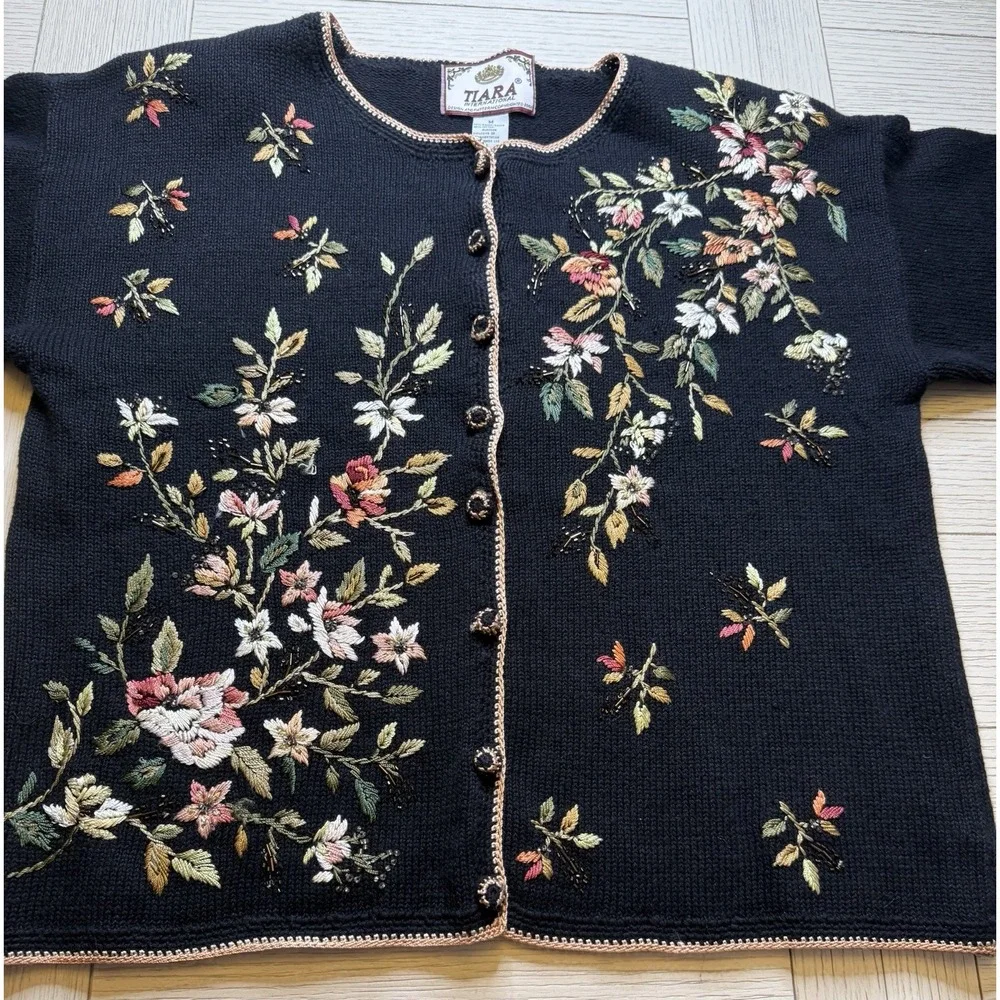 Tiara International VTG Cardigan Knit Sweater Sz M Embroidered Beaded Floral 90s